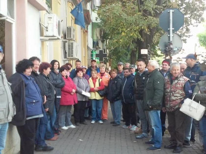 AGA piețelor i-a dat o „palmă” lui Falcă. S-a amânat demolarea Pieței Catedralei!
