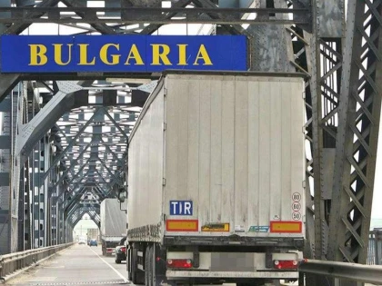 Aglomerație la granița cu Bulgaria: Podul Prieteniei Giurgiu-Ruse, blocat parțial din cauza lucrărilor
