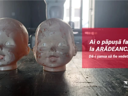 Ai o păpușă fabricată la Arădeanca? Dă-i șansa să fie vedetă pe scenă!