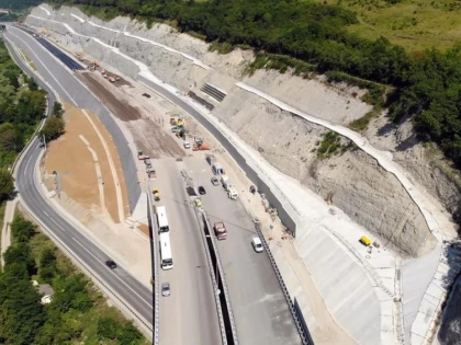 Aici nu există criză! Care sunt soluțiile propuse de antreprenorii români pentru continuarea proiectelor de autostrăzi