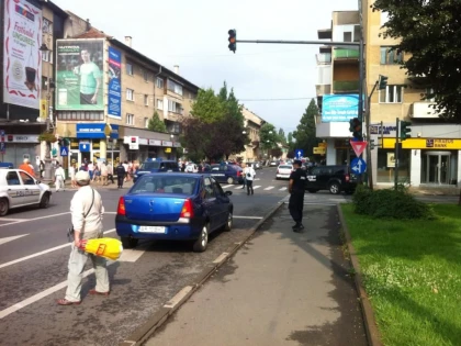 ALERTA IN CENTRUL ARADULUI: O GEANTA SUSPECTA A FOST GASITA PE STRADA CRISAN