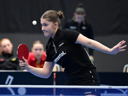 Alesia Sferlea este vicecampioană europeană la tenis de masă, alături de naționala de junioare!