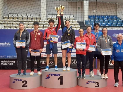 Alesia Sferlea este vicecampioană națională de junioare la tenis de masă, în proba de dublu mixt