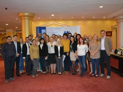 ALIANTA CRESTIN LIBERALA CONTINUA SA INVESTEASCA IN TINERI