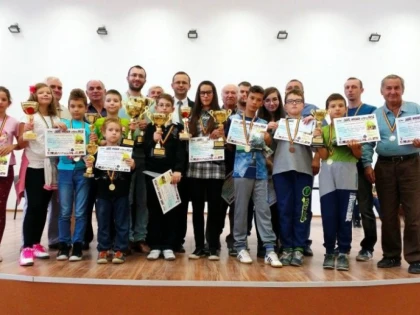 AMATORII S-AU INTRECUT LA LIPOVA IN CAMPIONATUL JUDETEAN DE SAH RAPID