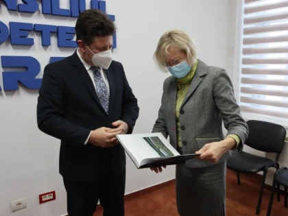 Ambasadorul Republicii Slovenia în România, Excelenţa Sa Lea Stančič, în vizită la Consiliul Județean Arad
