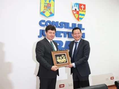 Ambasadorul Republicii Socialiste Vietnam, în vizită oficială la Consiliul Județean Arad