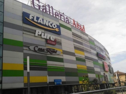Amenințare cu bomba la Mall