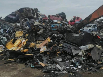 Amenzi de 40.000 lei pentru nereguli la o firmă de dezmembrări auto din Arad
