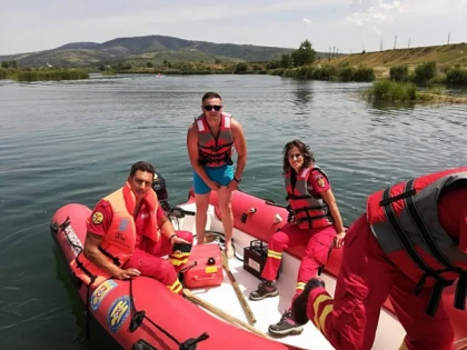 Amplu exercițiu al scafandrilor arădeni, pe lacul Ghioroc