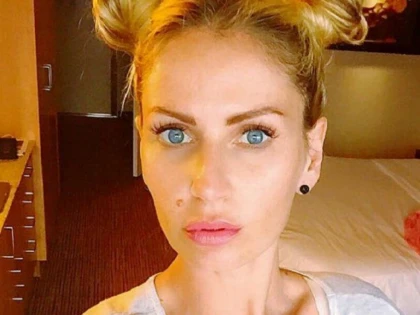 ANDREEA BANICA A IMBRACAT DIN NOU ROCHIA DE MIREASA: "ESTI CEA MAI FRUMOASA FEMEIE DIN LUME"