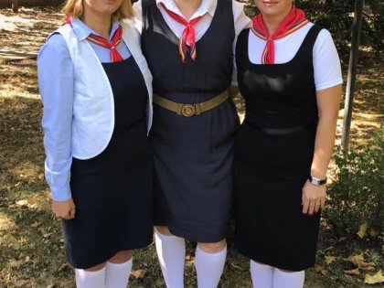 Andreea Esca, din nou în uniforma de școală