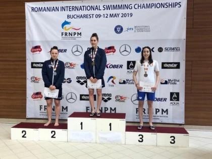Andreea Popescu, medaliată la Internaţionalele de înot ale României