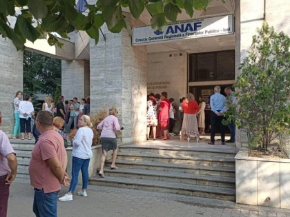Angajații ANAF protestează din nou în mai multe orașe din țară