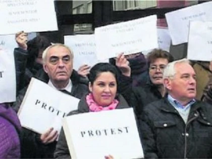 Angajații APIA protestează în fața Ministerului Agriculturii
