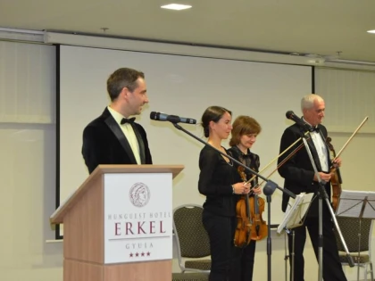 ANGAJATII DE LA FILARMONICA POT RASUFLA USURATI: VACEAN A PICAT EXAMENUL DE EVALUARE