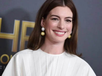 Anne Hathaway a primit joi o stea pe aleea Walk of Fame