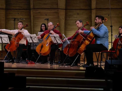 Ansamblul „Violoncellissimo“ aduce Turneul Național „Clasic la puterea a treia-Euforica“ la Arad