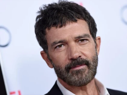 Antonio Banderas a fost internat de urgență