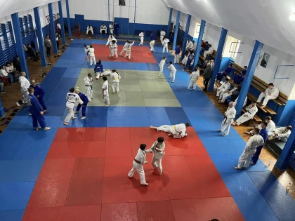 Antrenament comun pe tatami pentru peste 100 de judoka din județul Arad și Szeged (FOTO)