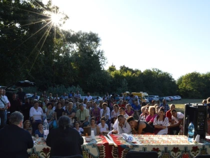 ”ANTRENORAT PENTRU UN VIITOR INSPIRAT” - UN PROIECT DEDICAT TINERILOR ARĂDENI