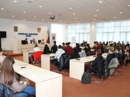 Anunț de la CJA: „Cumpărăm curent mai ieftin!“