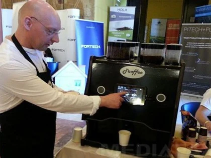 APARAT DE FACUT CAFEA, CARE ARATA SI CATE CALORII SUNT INTR-O CEASCA, INVENTAT DE O ECHIPA DE ROMANI SI OLANDEZI