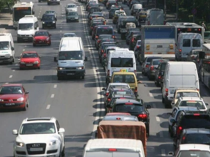 APIA: 52 DE AUTOVEHICULE VERZI CIRCULA, IN PREZENT, PE SOSELELE DIN ROMANIA