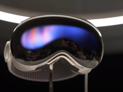 Apple a prezentat prima cască de realitate mixtă