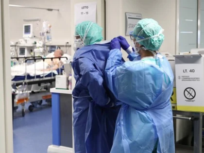 Aproape 2000 de studenți de la Medicină intră voluntar în linia întâi alături de cadrele medicale