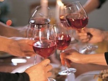 Aproape 800.000 de români îşi sărbătoresc onomastica de Sfântul Nicolae