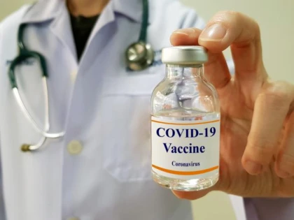 Aproape toate locurile pentru vaccinarea anti-Covid sunt ocupate în Arad, până la 31 martie