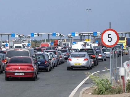 Aproape un milion de persoane au tranzitat frontierele naționale în week-end-ul trecut, recordul fiind pe la Nădlac