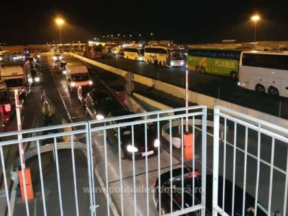 Aproximativ 3000 de persoane au intrat în țară, în câteva ore, prin PTF Nădlac II