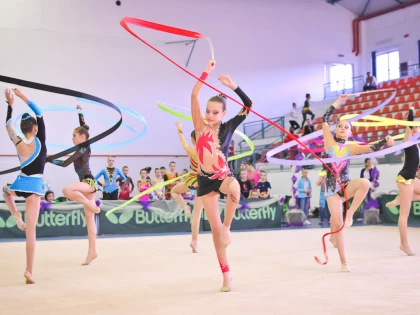 Arad Trophy, regal internațional pe covorul ritmicii! Gimnaste din cinci țări vor concura, în weekend, la Polivalentă