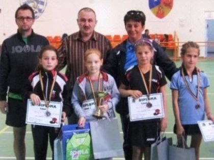 ARADEANCA ADELA STRUNA A CASTIGAT CUPA ROMANIEI LA TENIS DE MASA 
