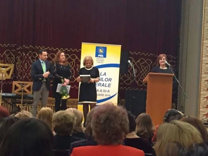 ARADEANCA ILEANA OLARU A FOST PREMIATA LA GALA FEMEILOR LIBERALE