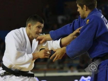 ARADEANUL CRISTIAN BODIRLAU A CUCERIT AURUL LA CUPA EUROPEI DE JUDO