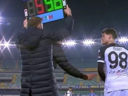 Arădeanul Dennis Man, tot pe sec şi după al treilea meci la Parma