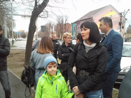 Arădenii au protestat faţă de conducerea CJA şi condiţiile inumane din Spitalul Judeţean (FOTO)