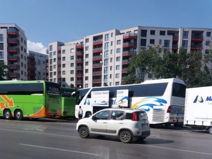 Arădenii se plâng de zgomotul produs de autocare în zona autogării de pe strada Corneliu Coposu