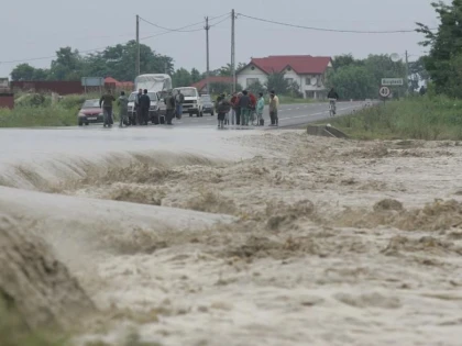 Aradul a primit bani pentru refacerea infrastructurii afectate de calamităţi