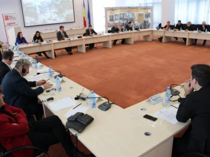 Aradul a propus un calendar comun de evenimente culturale la nivel euroregional