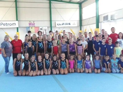ARADUL E GAZDA UNUI SCHIMB DE EXPERIENŢĂ ÎN GIMNASTICĂ (FOTO)
