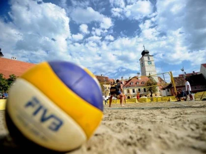 ARADUL VA FI REPREZENTAT LA TURNEUL DE VOLEI PE PLAJA SIBIU SANDS 2015