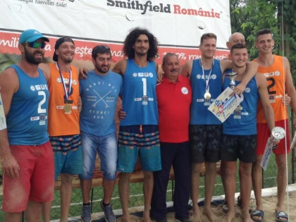 Aradul va găzdui, în premieră, Campionatul Naţional de seniori la volei pe plajă!