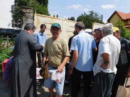 ARHIEPISCOPIA ARADULUI SPRIJINĂ FAMILIILE DEFAVORIZATE DIN ARAD