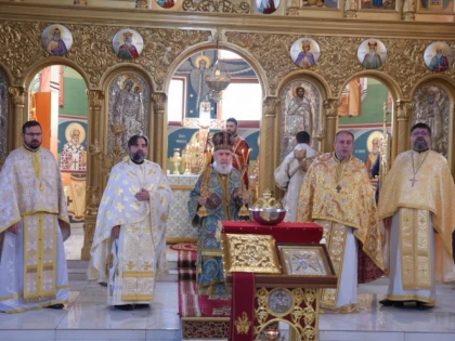 Arhiepiscopul Aradului a participat la hramul bisericii din Micălaca Nouă – Zona 300