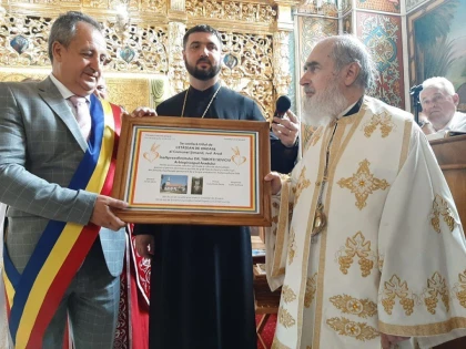Arhiepiscopul Timotei Seviciu a primit titlul de cetățean de onoare al comunei Șimand
