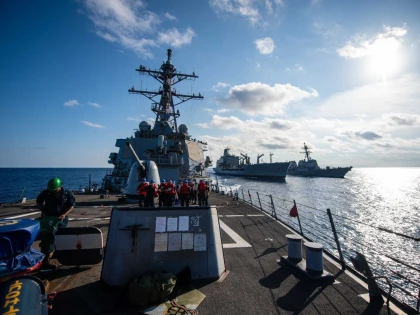 Armata americană a lovit trei depozite ale rebelilor houthi în Yemen